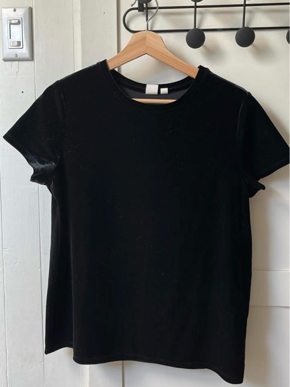 Gap Velvet Crewneck Women's Festive Tee